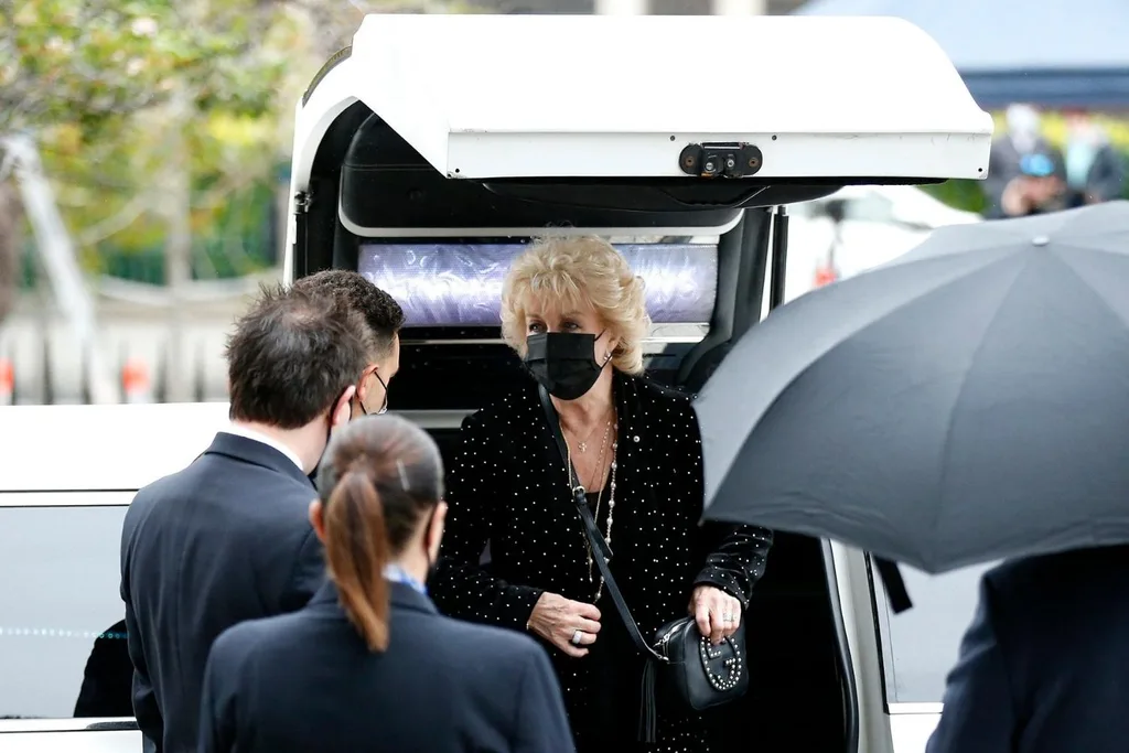 patti newton bert newton funeral arrival
