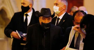 Molly Meldrum, Andy Lee, and Scott Morrison are among the high-profile mourners to arrive at TV icon Bert Newton’s Melbourne funeral