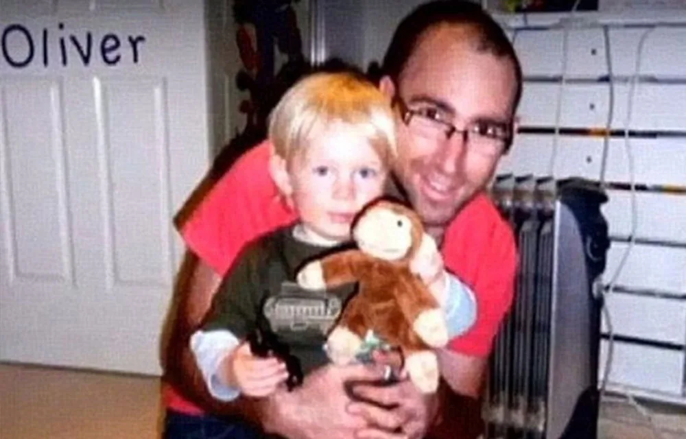 carrie bickmore husband greg son oliver