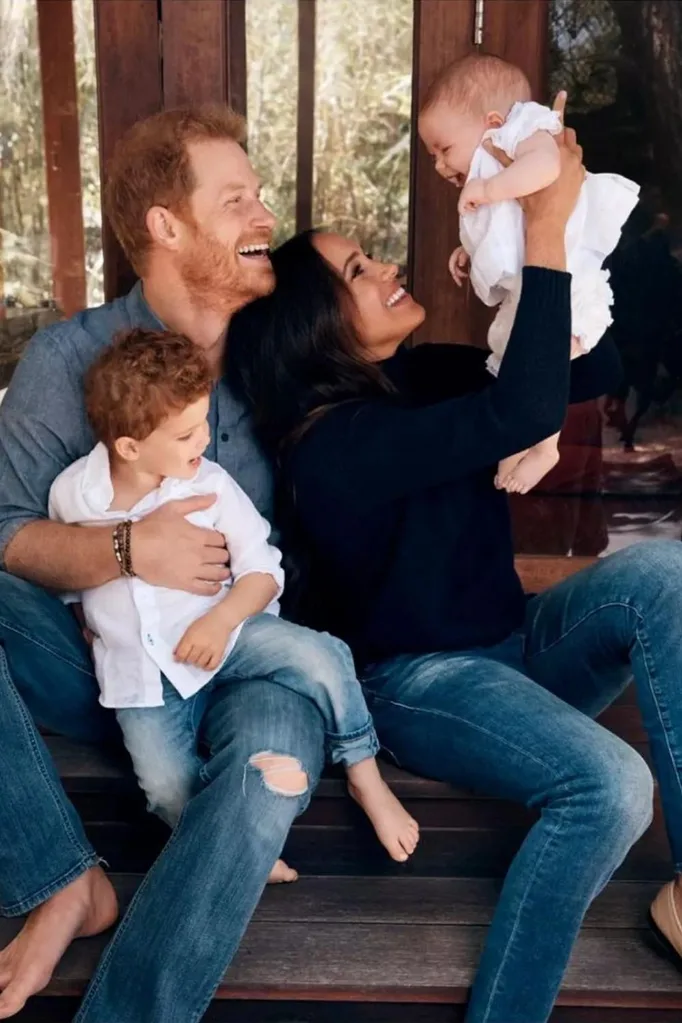 meghan-harry-archie-lilibet-christmas-card-2021