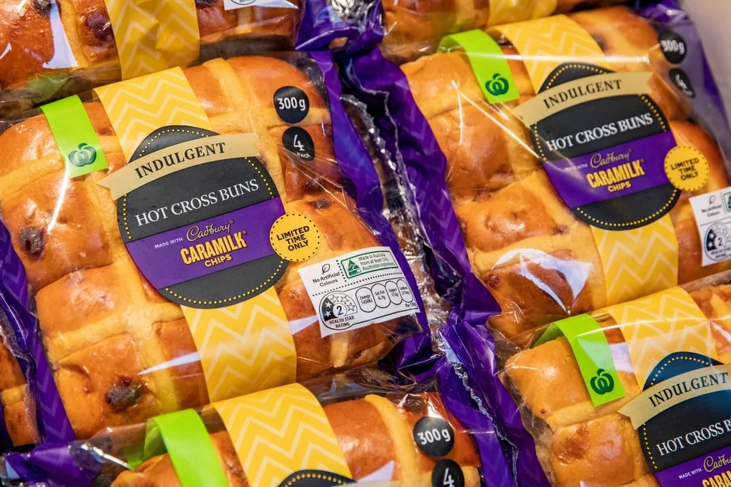caramilk hot cross buns woolworhts