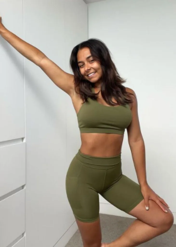 brooke-blurton-green-activewear