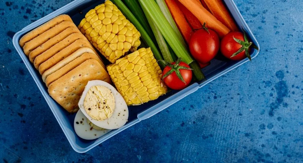 Enjoy food fresh at the office with the best insulated lunch boxes