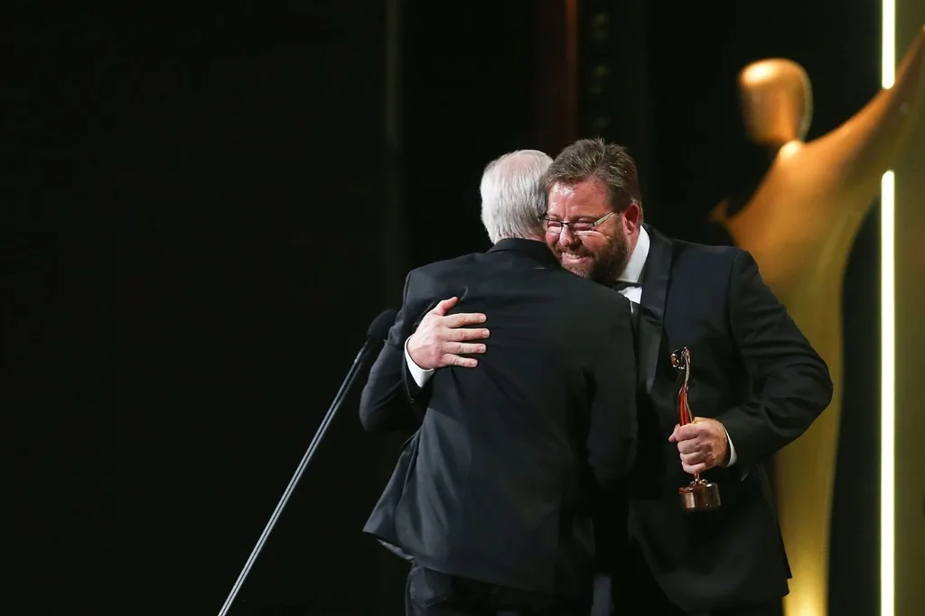 shane-jacobson-paul-hogan