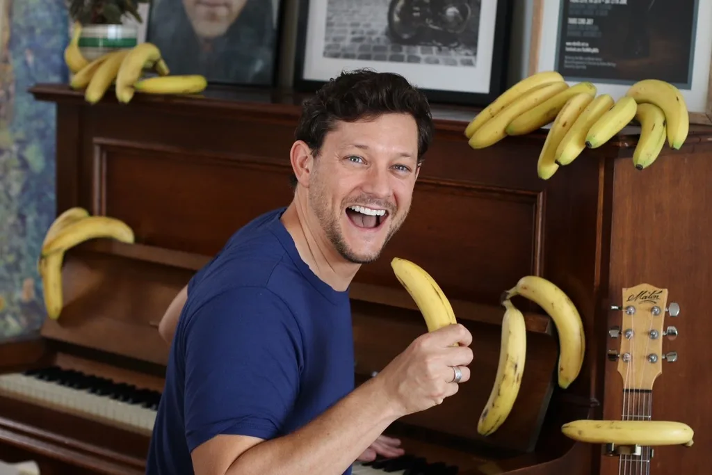 rob-mills-bananas