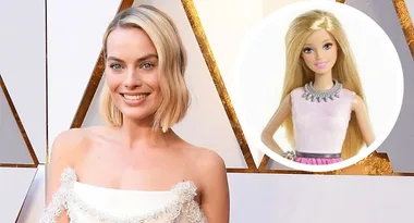Seeing double! First image of Margot Robbie as Barbie released