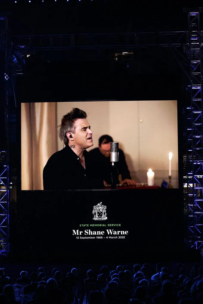 robbie-williams-shane=warne-fuenral