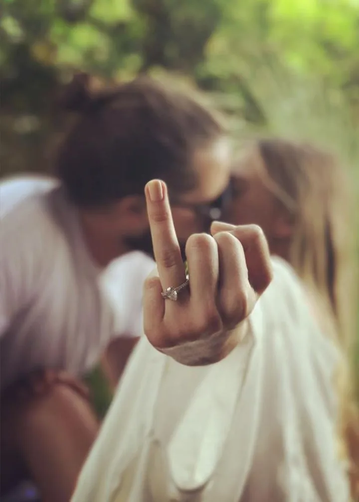 margot-robbie-engagement-ring