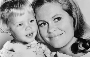 The Tabatha twins from Bewitched are all grown up