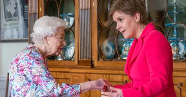 New fears for the Queen over alarming detail in this photo