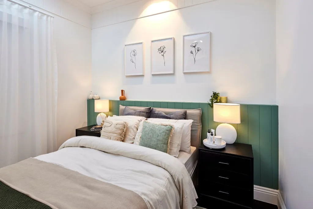 Omar and Oz's guest bedroom