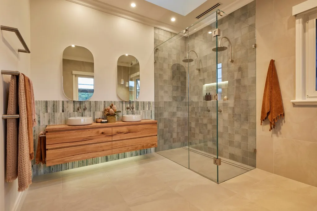 Rachel and Ryan bathroom