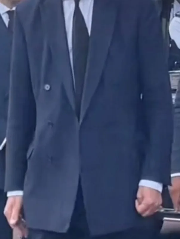 bodyguard hands