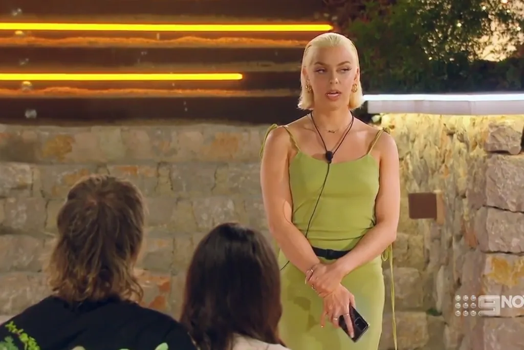 holly love island australia