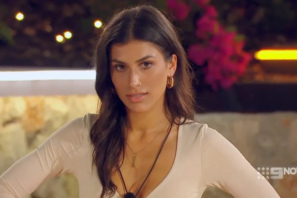 claudia love island australia