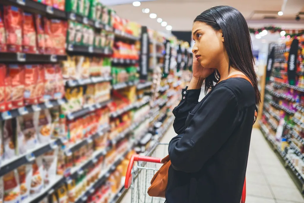 confused-person-in-grocery-store
