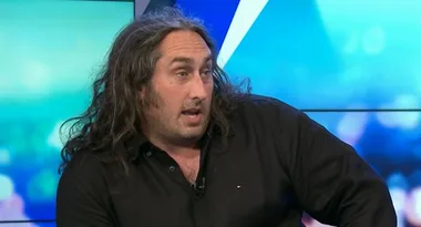 Ross Noble reveals he was robbed in Perth on The Project