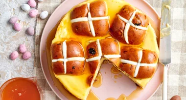 Get ready for Easter with this Hot Cross Bun Custard Cheesecake recipe