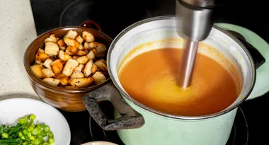 It’s officially soup season! Here are the top 5 best stick blenders for the perfect mix