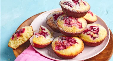 Raspberry ripple blondies