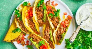 Cheesy chipotle beef tacos