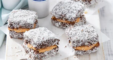 Caramel lamingtons