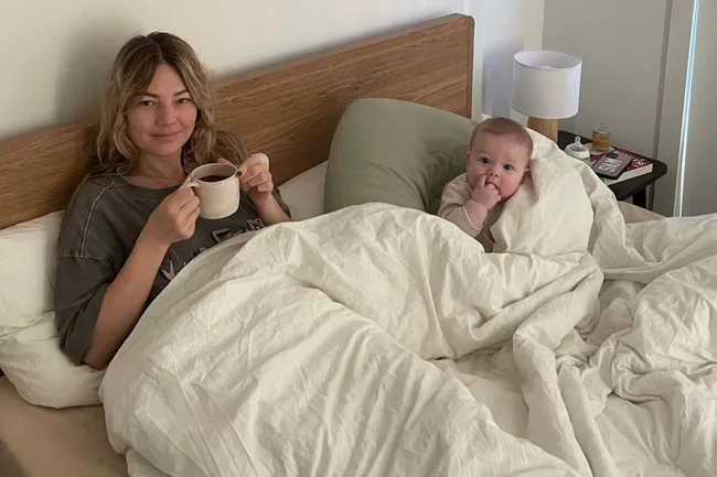 sam frost family