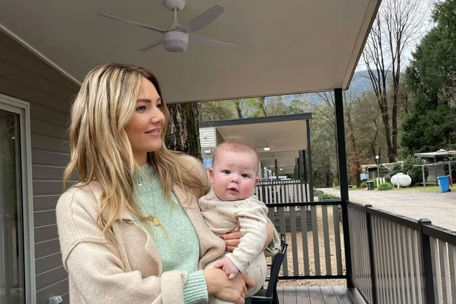 sam frost family