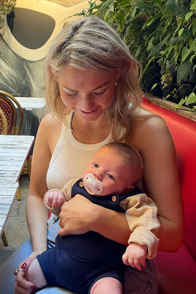 sam frost family