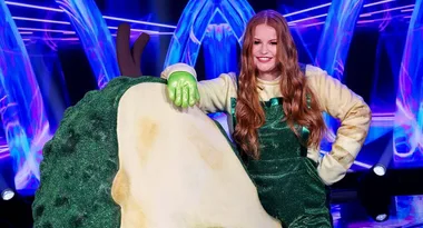 Bad Avocado unmasked as Shane Warne’s youngest daughter Summer