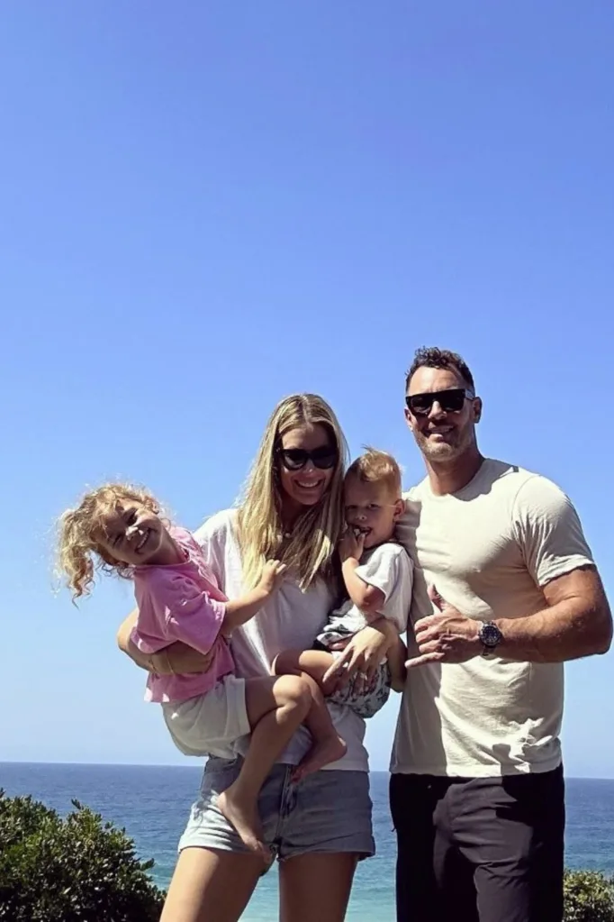 hawkins-family-beach-jen-jake
