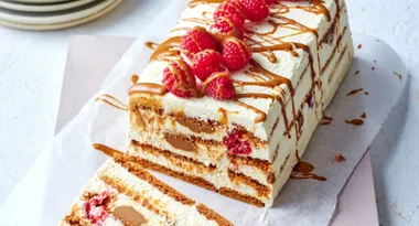 No-Bake Raspberry Biscoff Cake