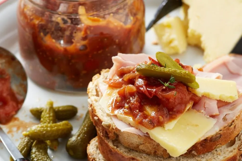 caramelised-onion-and-tomato-chutney'