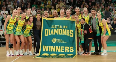 Liz Ellis throws support behind Suncorp Super Netball players amidst ongoing pay dispute