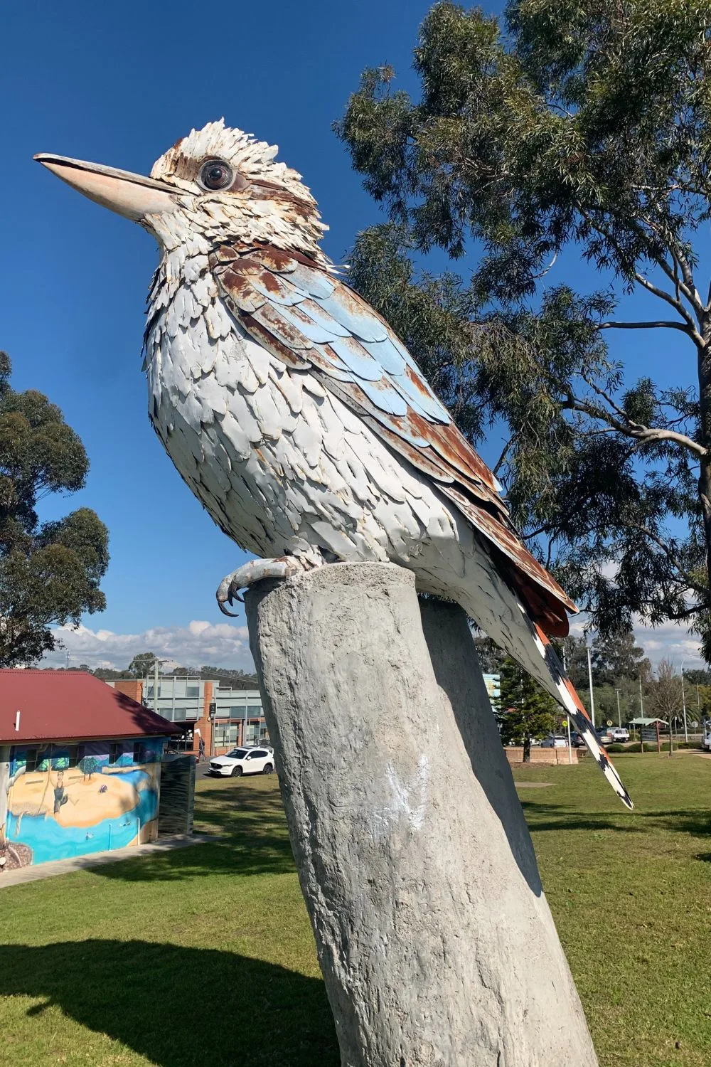 Image of the big kookaburra tourist attraction Kurri Kurri