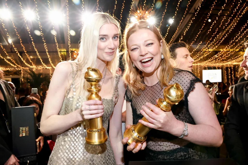 elizabeth-debicki-sarah-snook-golden-globes