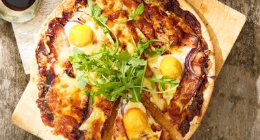 Bacon and Egg Barbeque Pizza