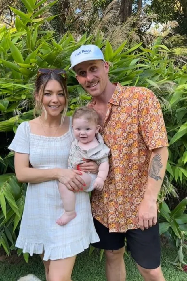 sam frost family