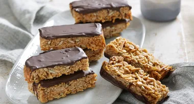 Crunchy Noodle Maple Muesli Bars