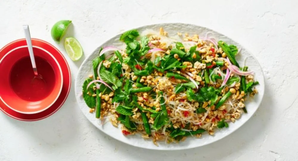 This Chicken and Noodle Larb Salad is packed with flavour | New Idea