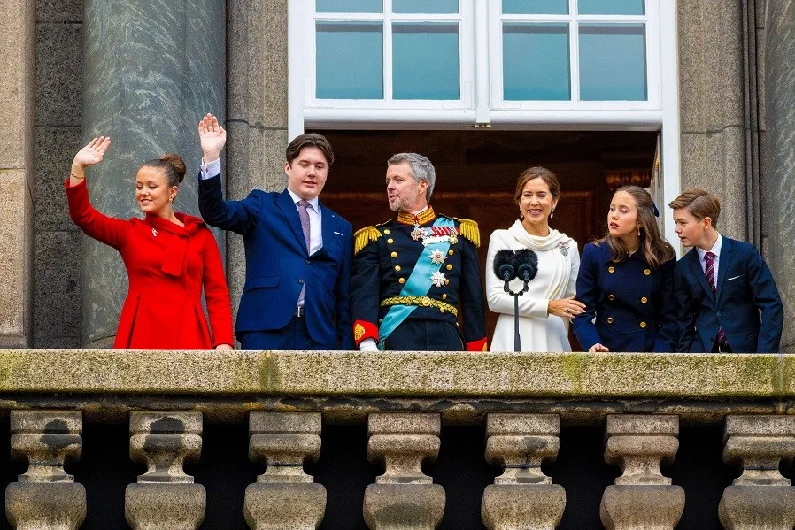 princess-mary-frederik-balcony