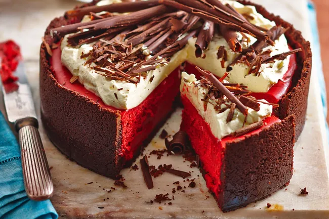 Red-Velvet-Cheesecake