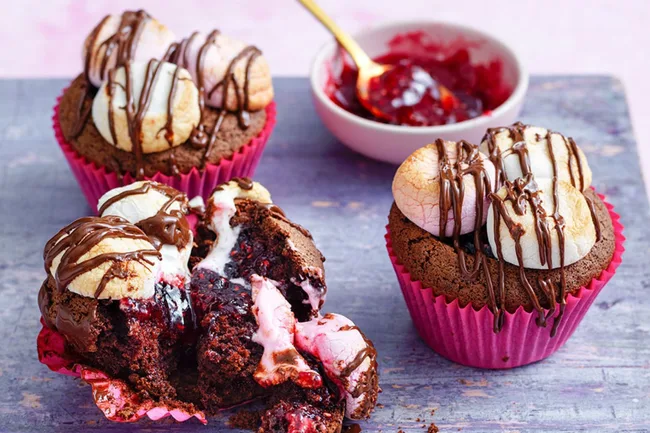 Raspberry-S&rsquo;mores-Cupcakes-Recipe