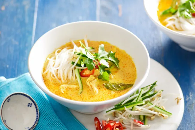 malaysian-chicken-laksa