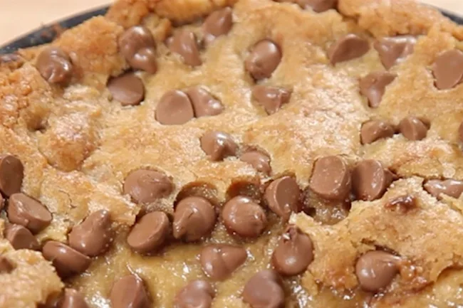 nutella-stuffed-giant-cookie