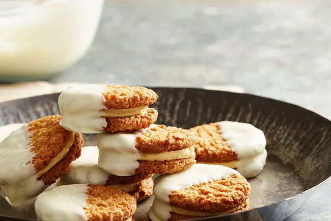 caramel-cheesecake-cookie-sandwiches