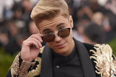 Justin Bieber freaks out fans with massive torso tattoo