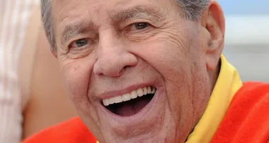 A legendary comedian has died