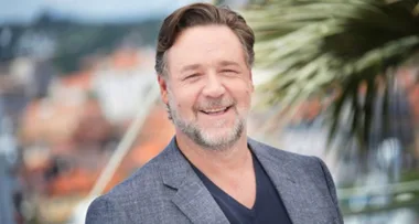 Russell Crowe channels Brando in teen throwback photos