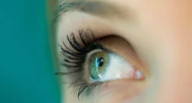 Beauty salon offers important warning about eyelash extensions